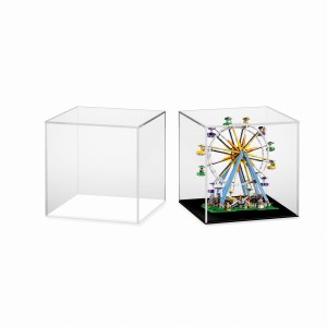 Gablota z plexi na model 30x30x30 cm + 3 mm podstawki