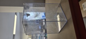 OUTLET  - Skarbonka, urna z plexi 20x20x30 cm - poliwęglan 4 mm  - wyprzedaż magazynu
